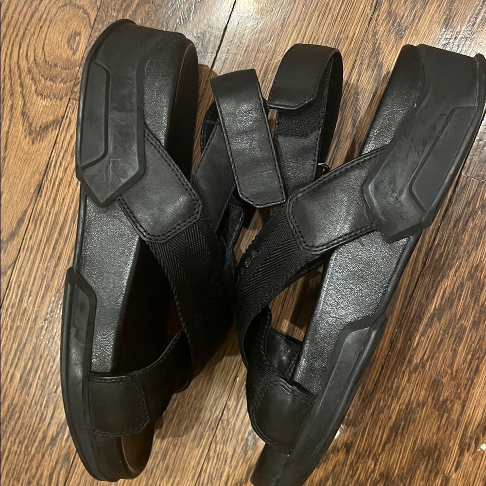 Prada Elegant Black Strappy Sandals 38 - Picture 4 of 6